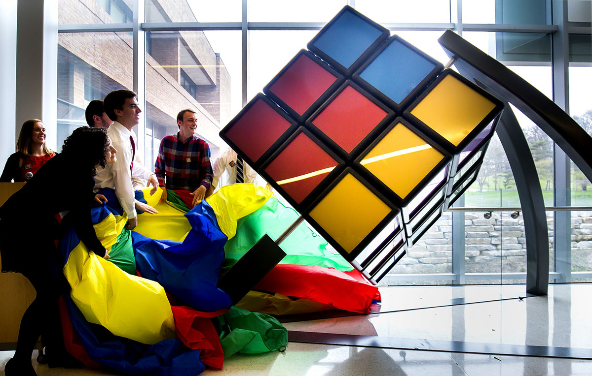 Unveiling of 1500 lbs rubik's cube in GG Brown